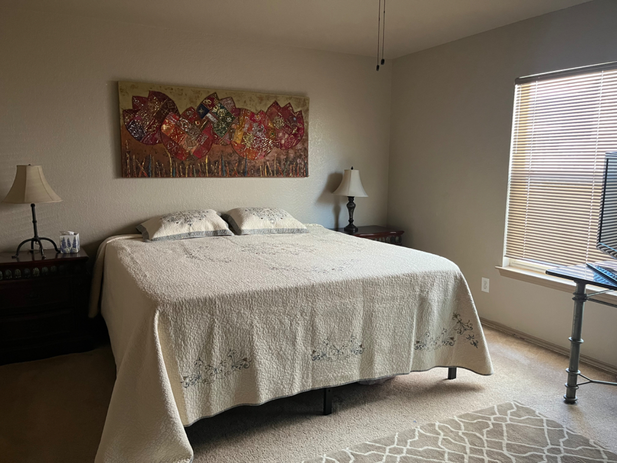 Master bedroom. King size bed. - Photo 1