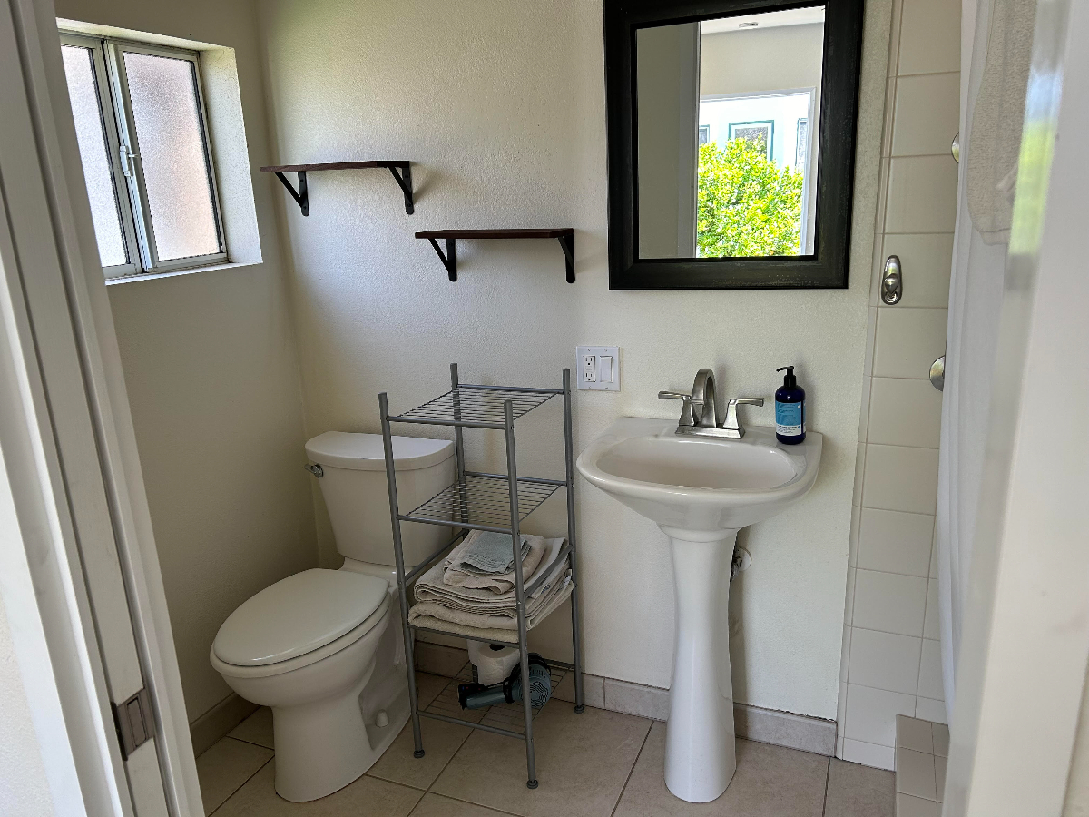 Quiet Granny Flat in Midtown Ventura Near Hospitals and Beach - Photo 4