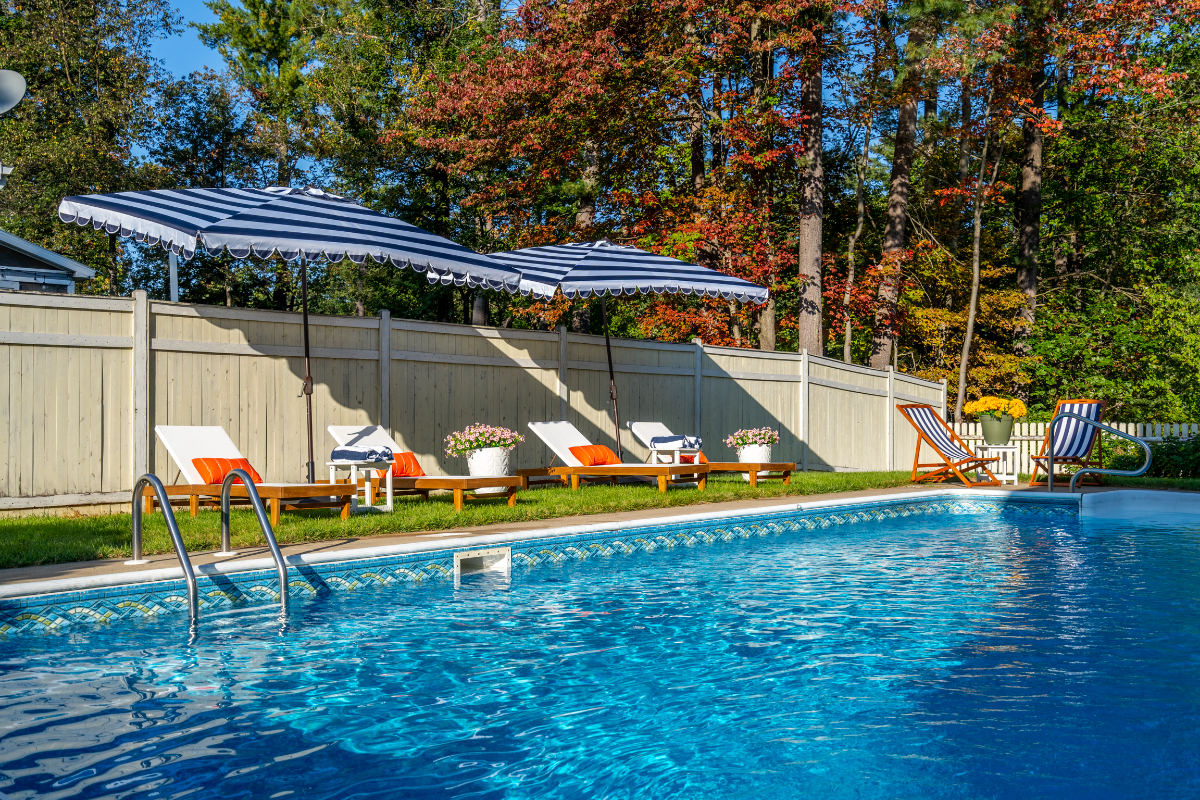 Pool, Hot Tub, Game Room, large screened in 3 season room & More - Photo 1