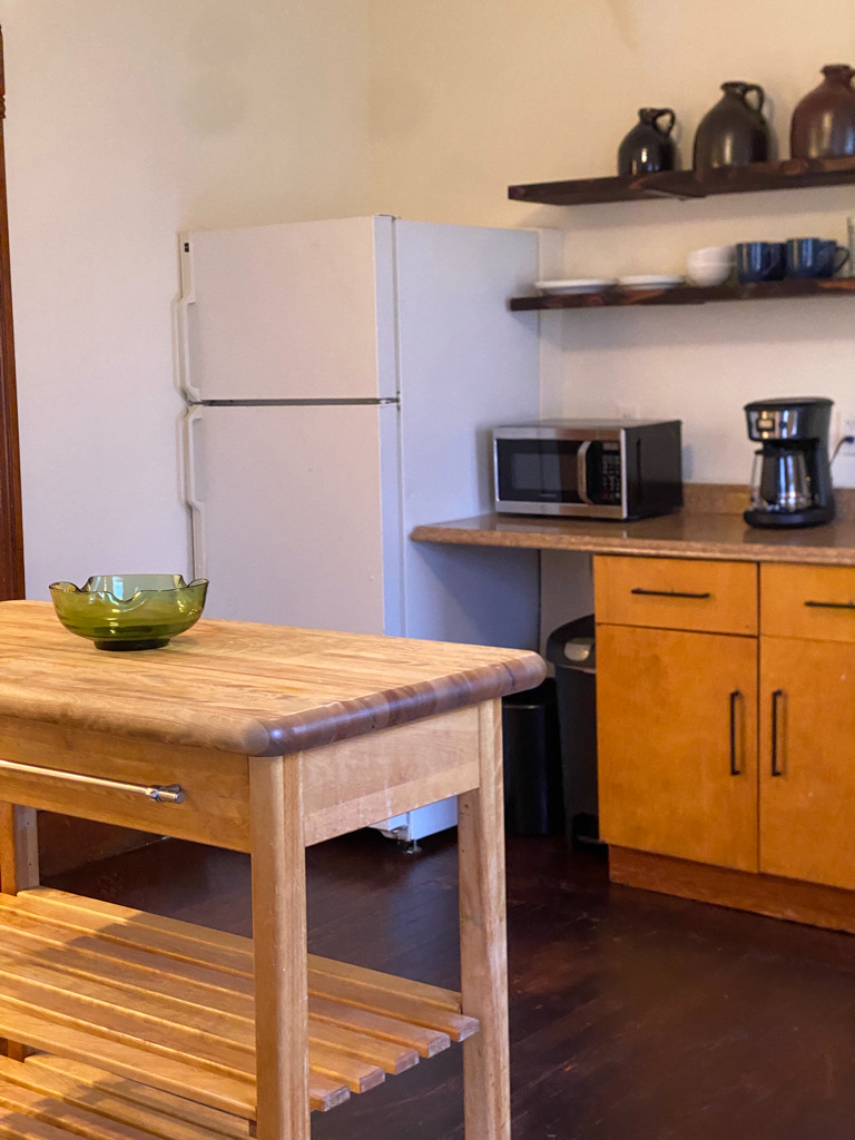 Charming downtown apt in historical house - Photo 12