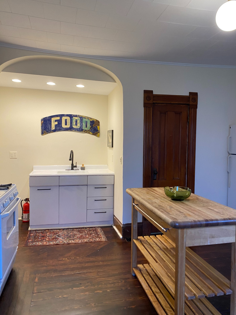 Charming downtown apt in historical house - Photo 11