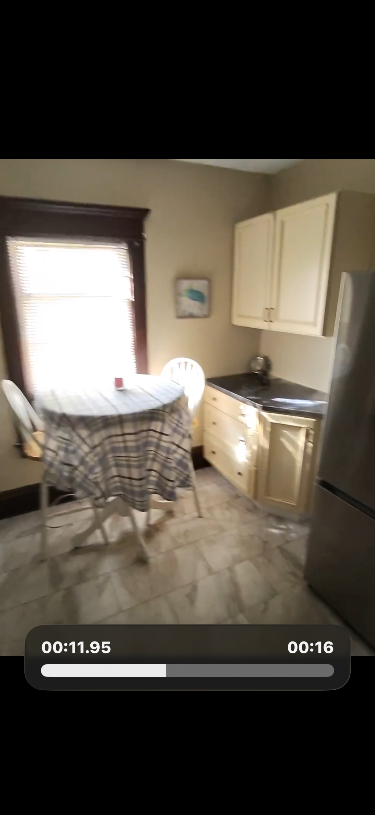 1 bed 1 bath washer dryer French door stainless fridge - Photo 6