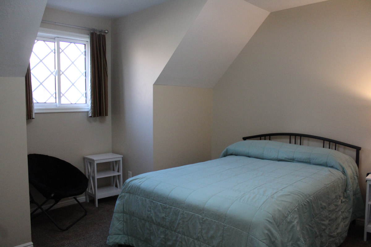 Beautiful Fully Furnished Suite with Private Living Space and All Amenities in the Centerville, Utah