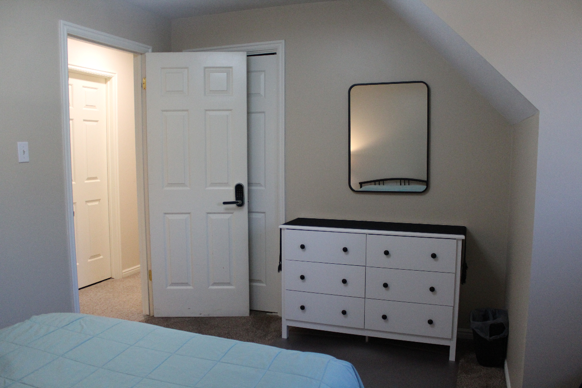 Beautiful Fully Furnished Suite with Private Living Space and All Amenities in the Centerville, Utah - Photo 4
