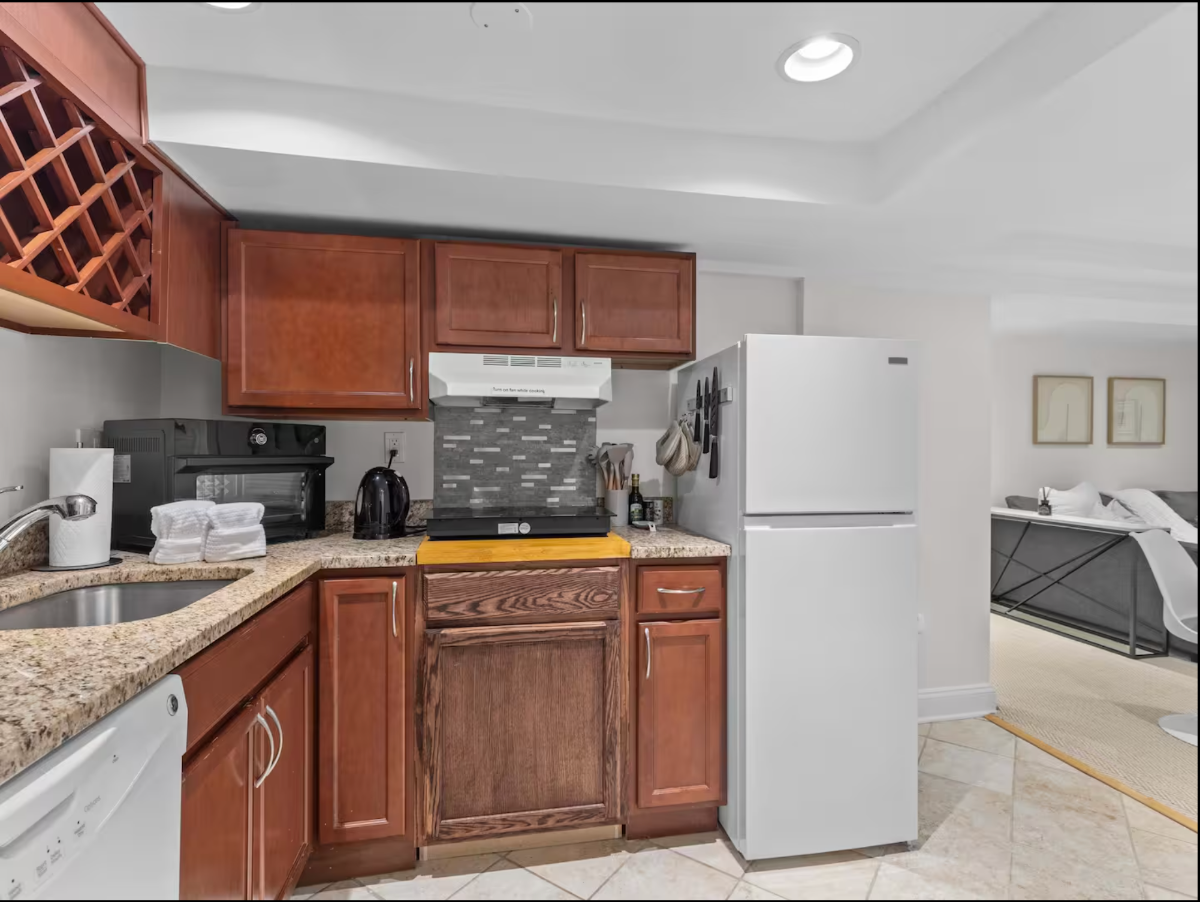 Cozy English Basement w/ Full Amenities in Prime Location - Photo 3