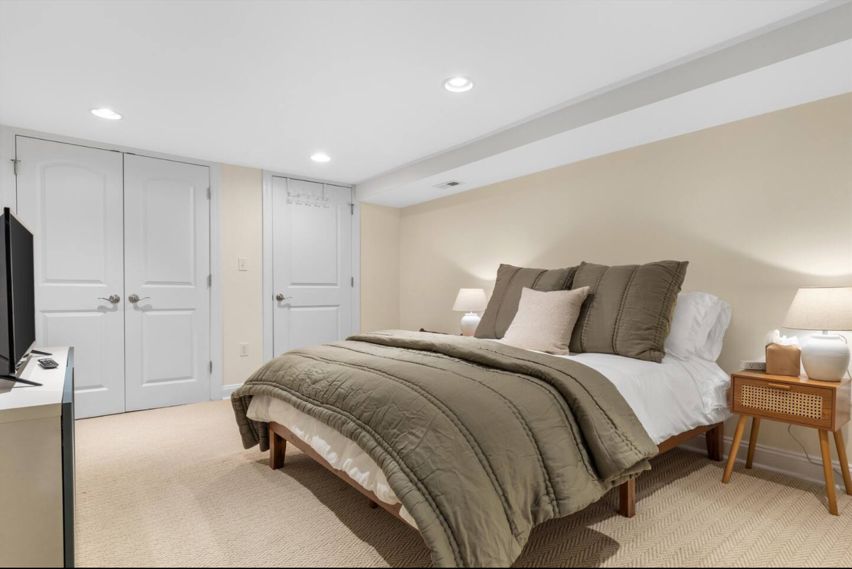 Cozy English Basement w/ Full Amenities in Prime Location - Photo 8