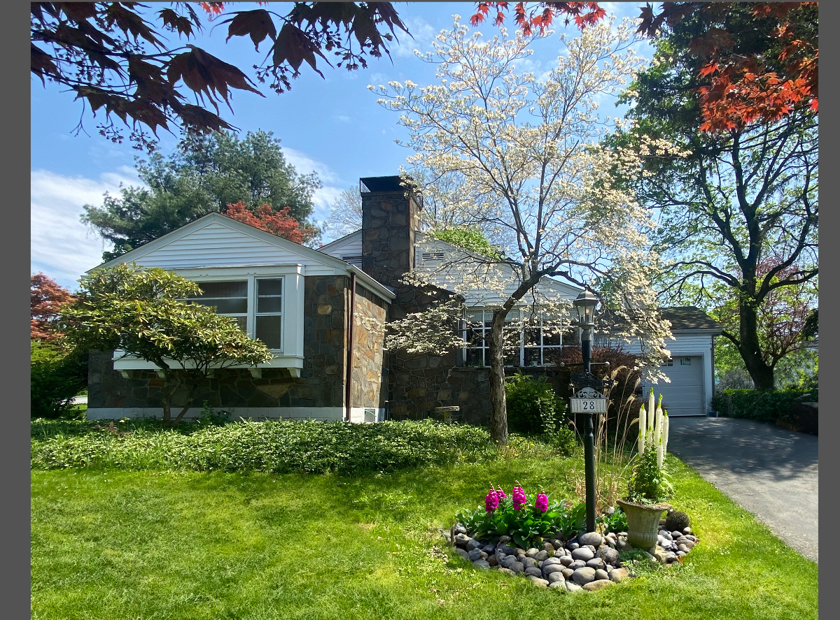 The Gargano House Centrally Located 5 Min To Metro North,Amtrak, Hospitals, College, Peloton Equippe - Photo 1