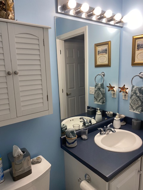 WOMEN ONLY, Bedroom & Private Full Bath - Photo 9