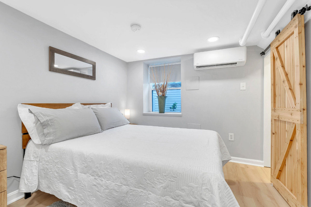 Charmingly Renovated, 2-Bedroom Urban Retreat Within Walking Distance of 5 Hospitals - Photo 8