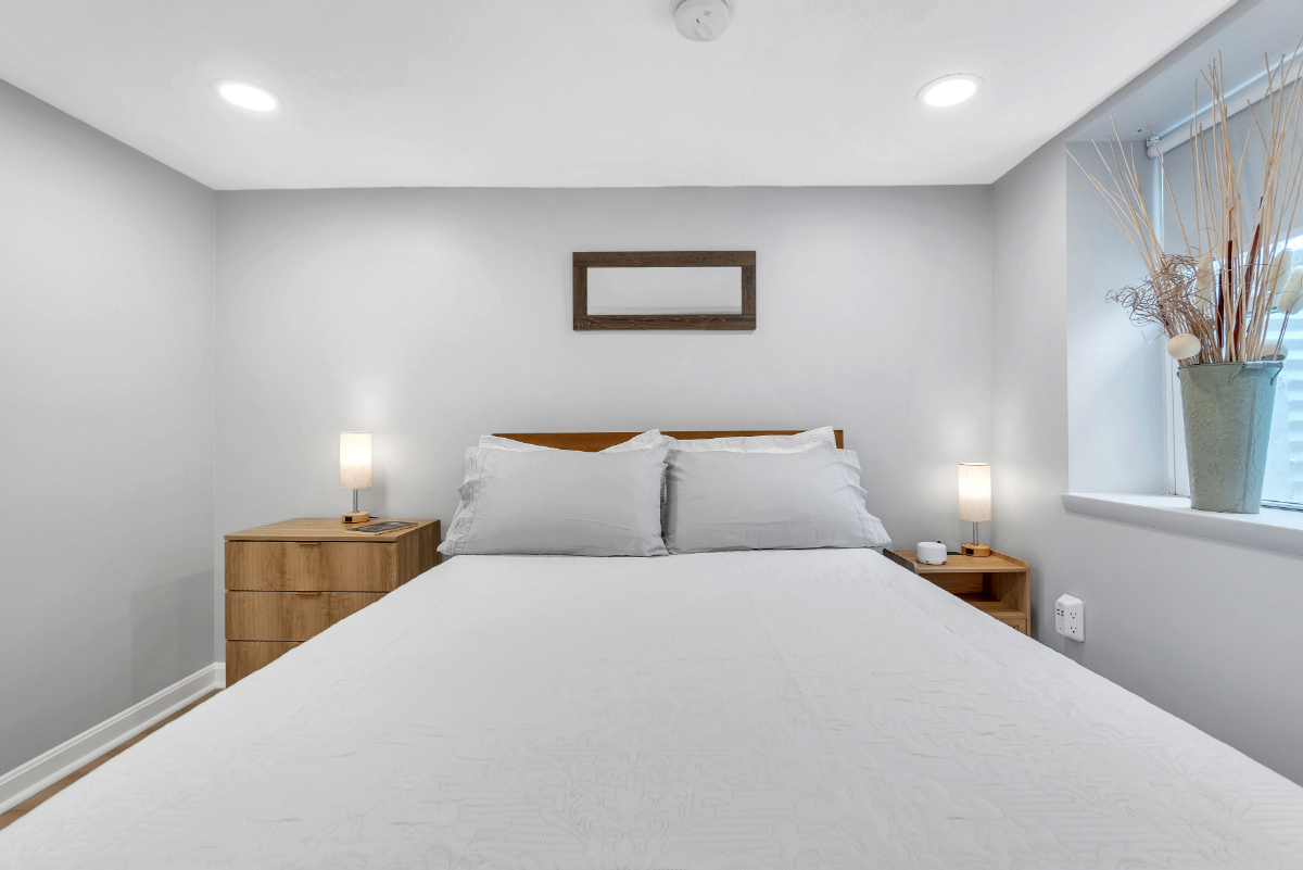 Charmingly Renovated, 2-Bedroom Urban Retreat Within Walking Distance of 5 Hospitals - Photo 7