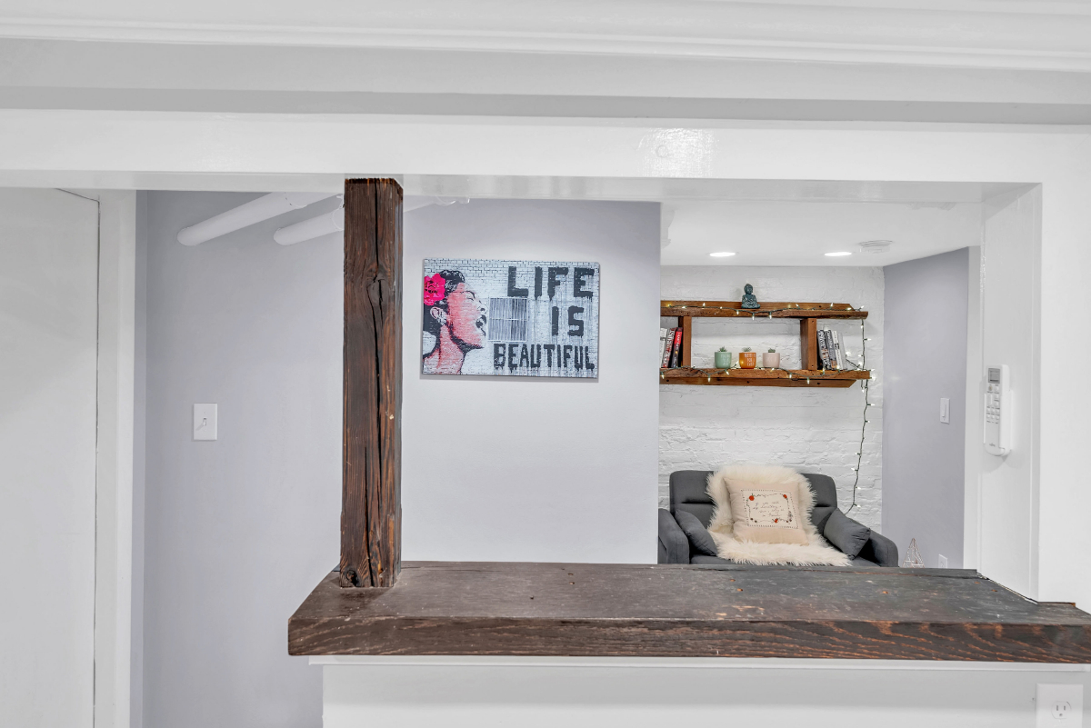 Charmingly Renovated, 2-Bedroom Urban Retreat Within Walking Distance of 5 Hospitals - Photo 2