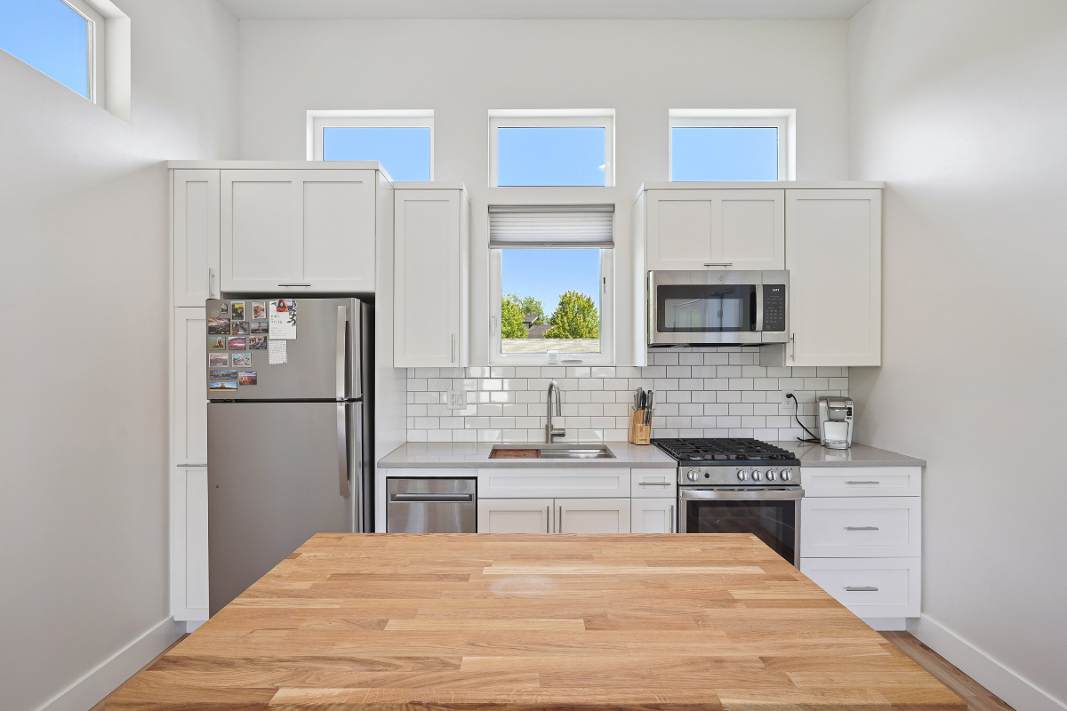 402 NW 12th St - Photo 3