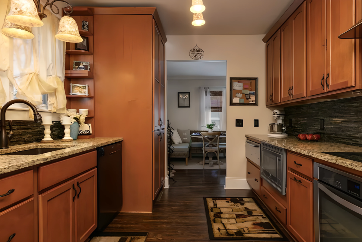 Family friendly home in desirable neighborhood near local hospitals - Photo 4
