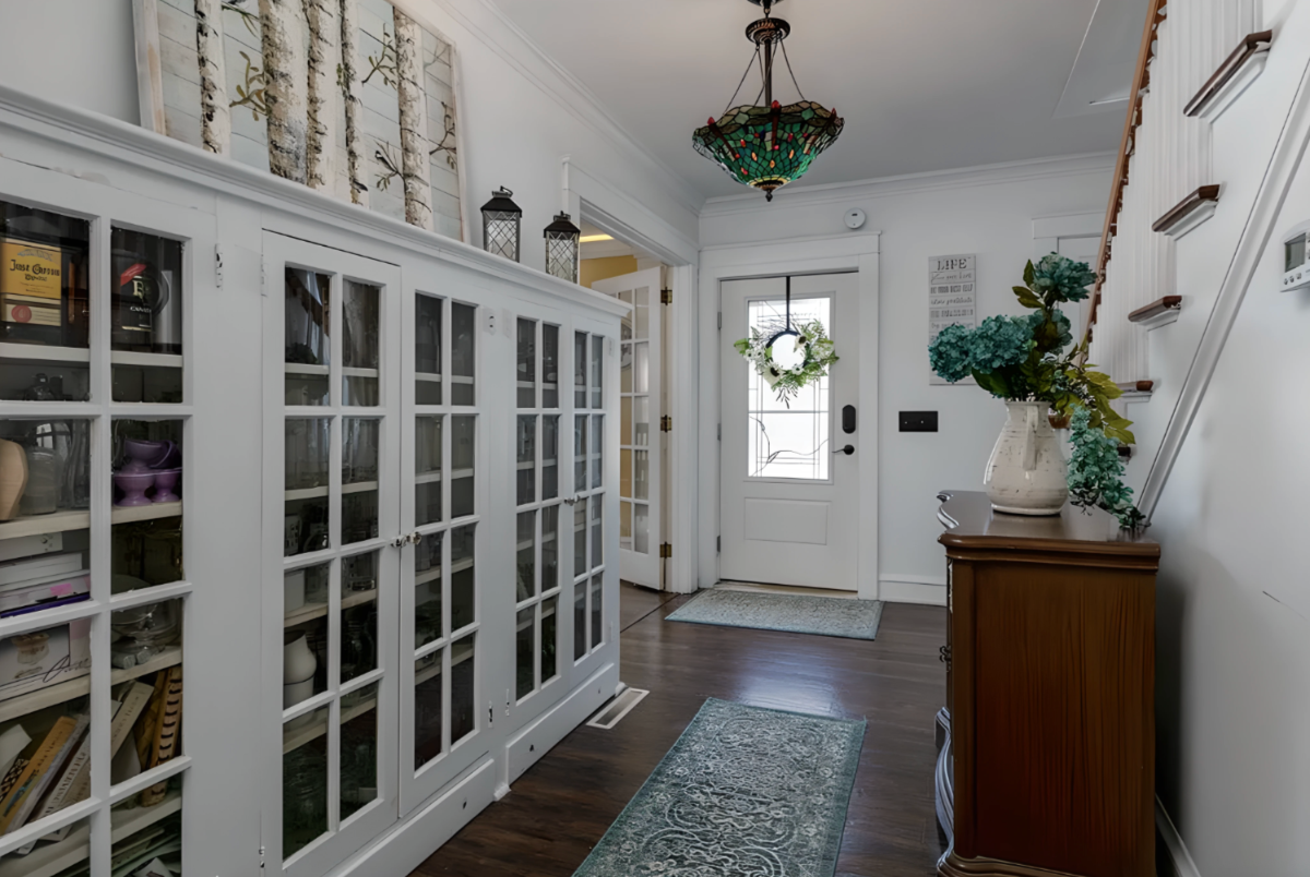 Family friendly home in desirable neighborhood near local hospitals - Photo 3