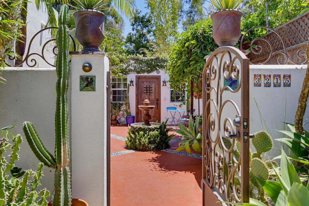 Private Furnished Spanish Casita in Historic South Park - Photo 3