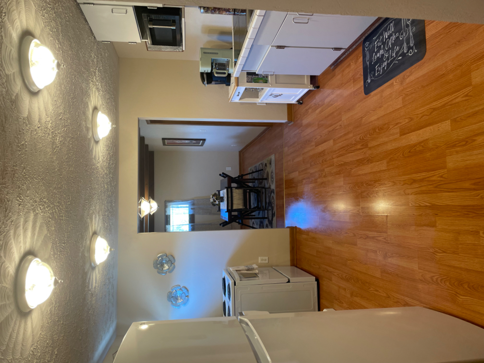 Beautiful 2 Bedroom Apartment - Photo 1