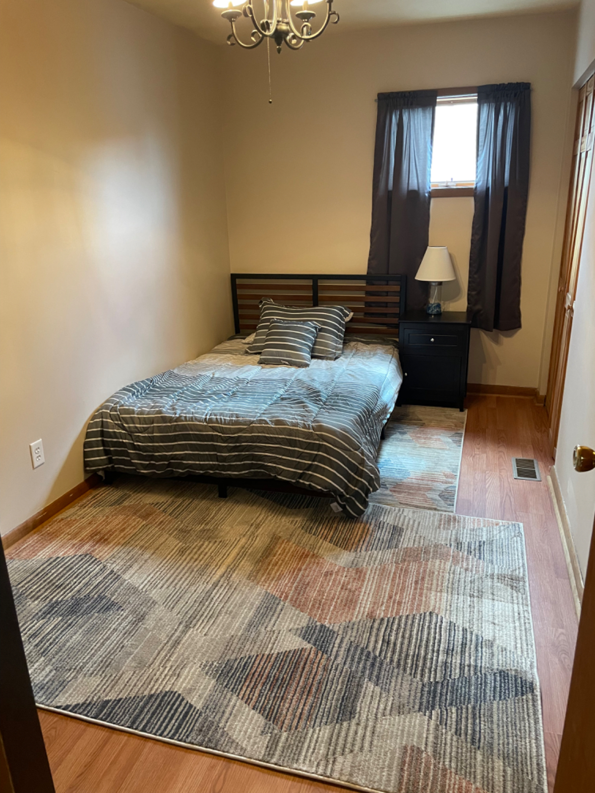 Beautiful 2 Bedroom Apartment - Photo 8