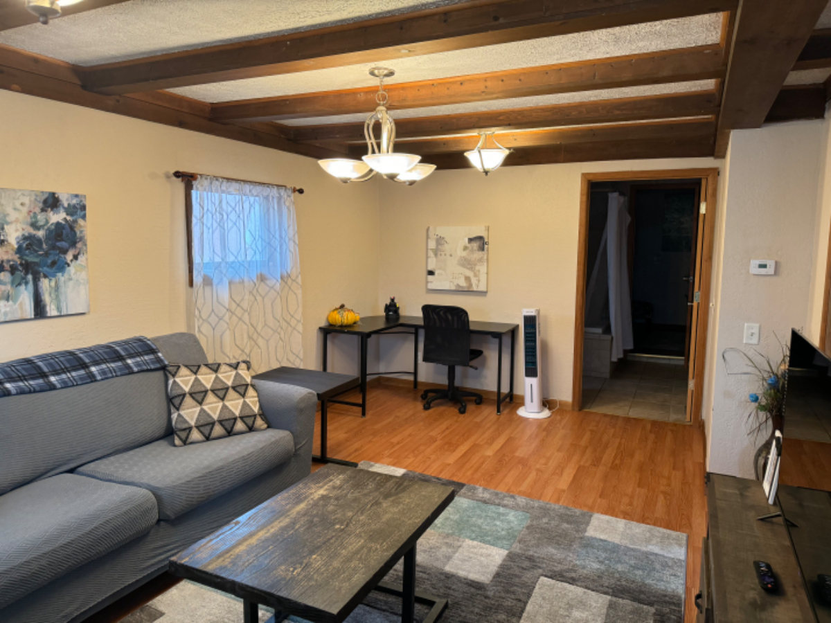 Beautiful 2 Bedroom Apartment - Photo 10