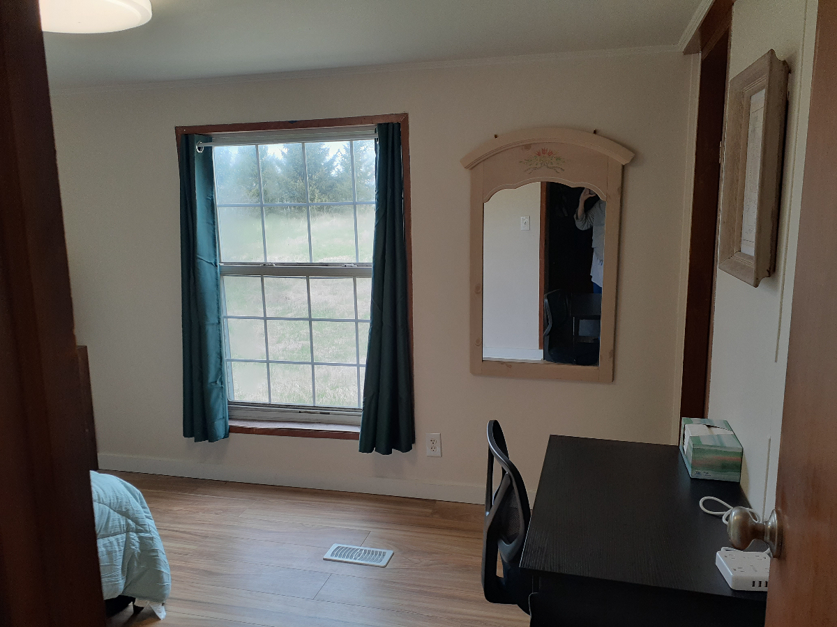 906 Maple Street - Private room/bath in shared house - Photo 2