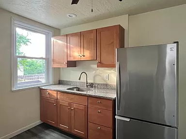 Bellevue One Bedroom Apartment - Photo 3