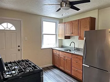 Bellevue One Bedroom Apartment - Photo 4