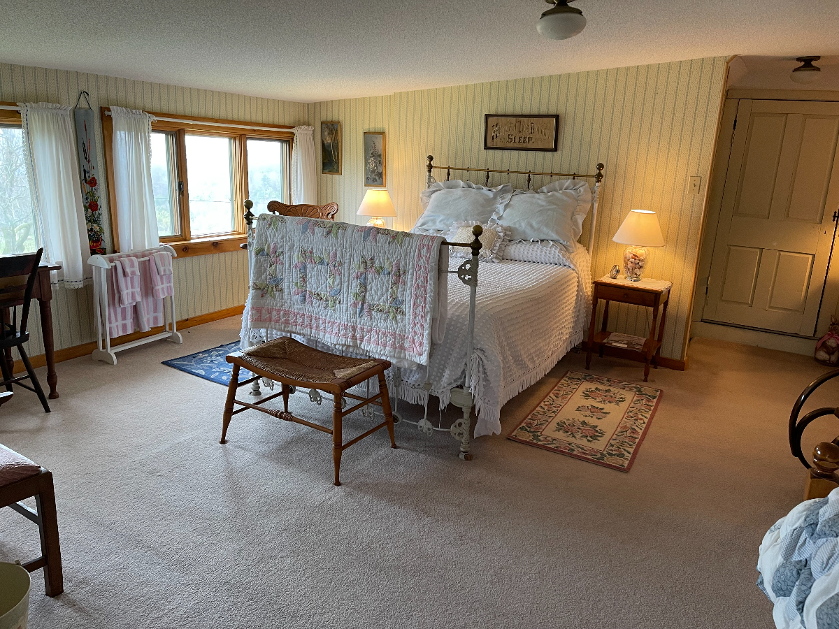 Cozy Country Apartment - Photo 9