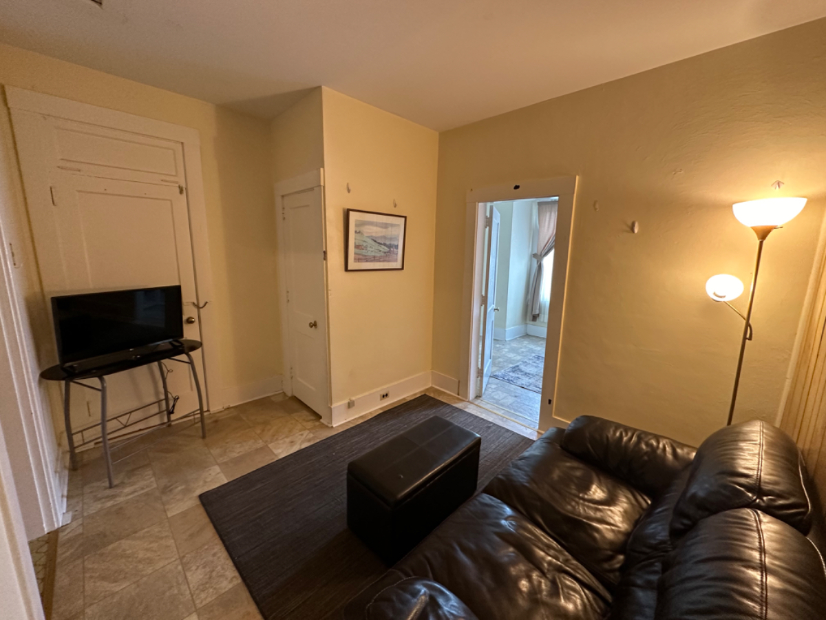 56 depot apt 3 - 1 bedroom, 1 bath apartment - Photo 3