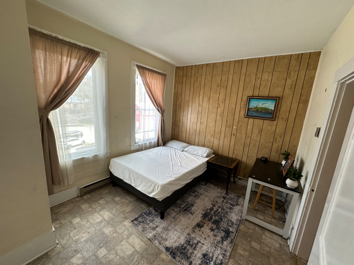 56 depot apt 3 - 1 bedroom, 1 bath apartment - Photo 2