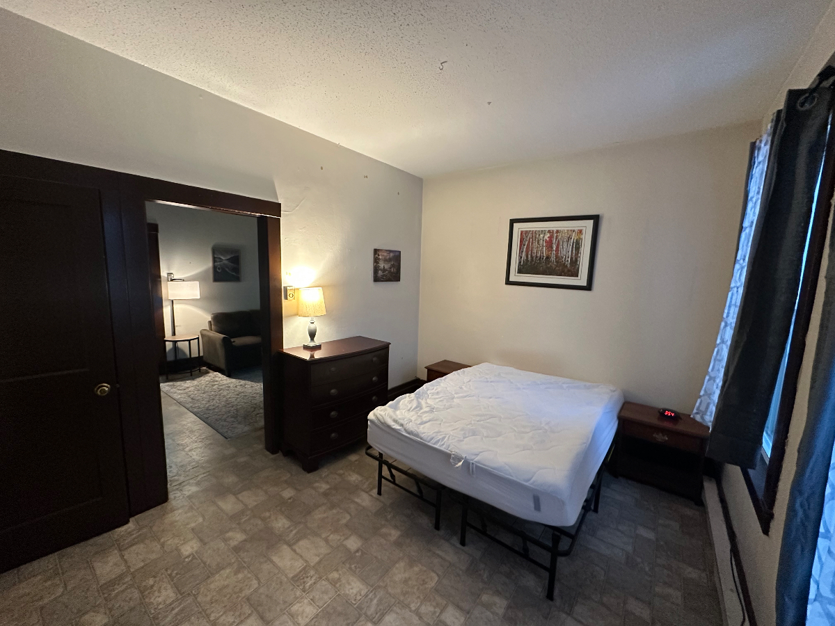 56 depot apt 3 - 1 bedroom, 1 bath apartment - Photo 2