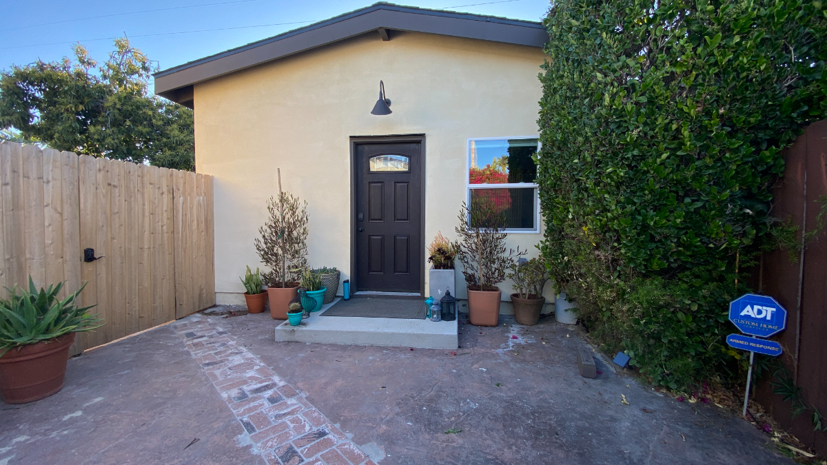 Mid City Studio with Large Private Patio - Photo 2