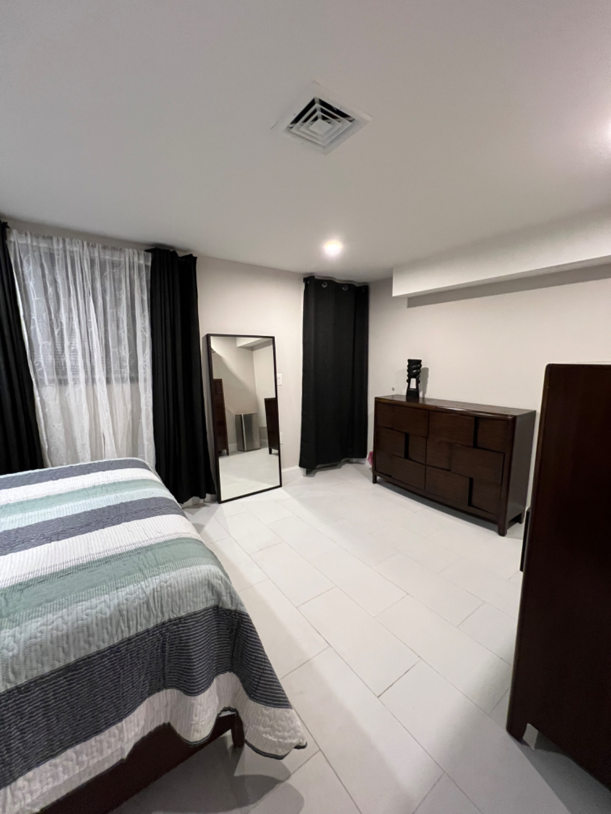Fully Furnished 1 Bed Full Apt - Photo 10