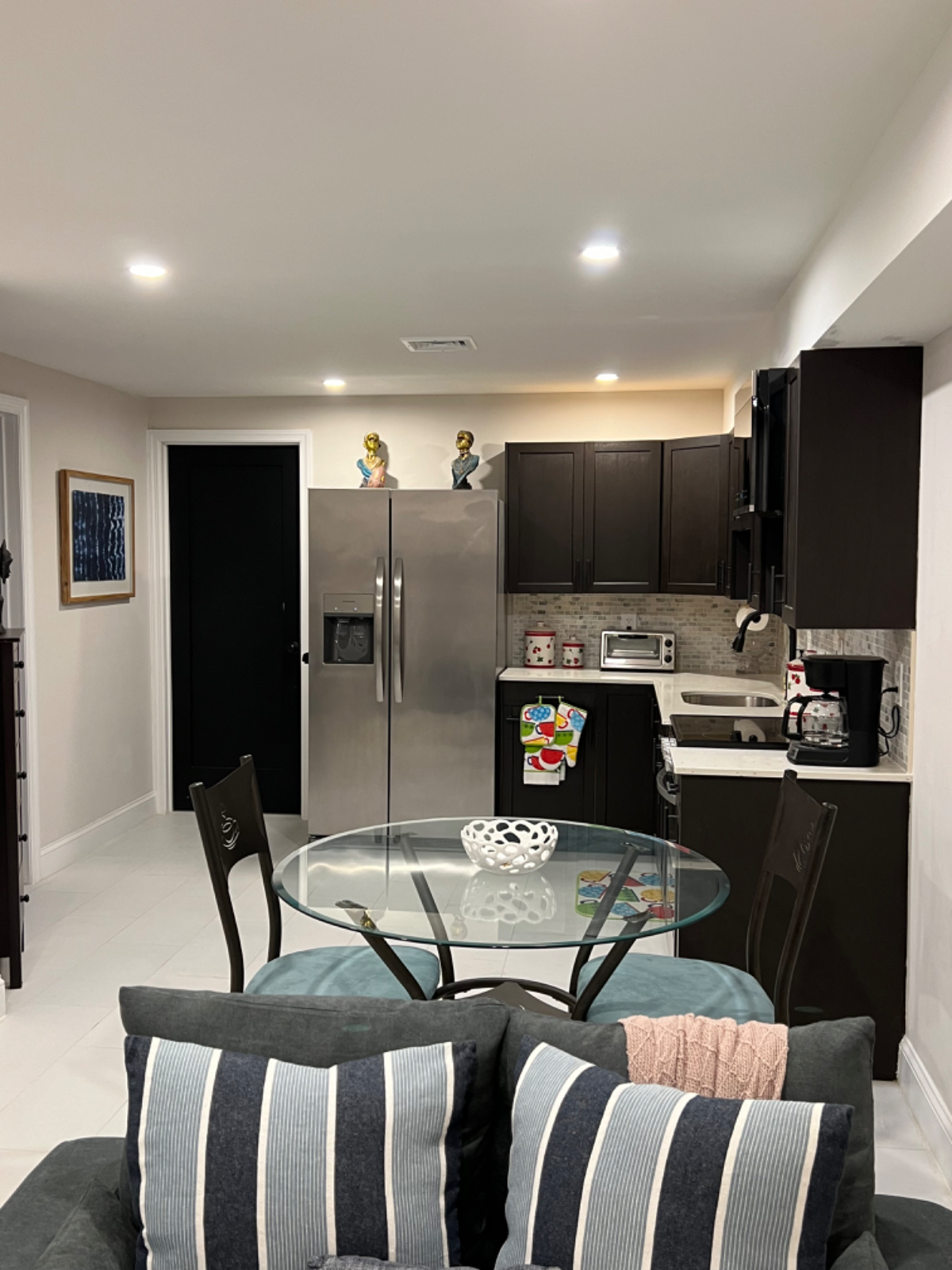 Fully Furnished 1 Bed Full Apt - Photo 3