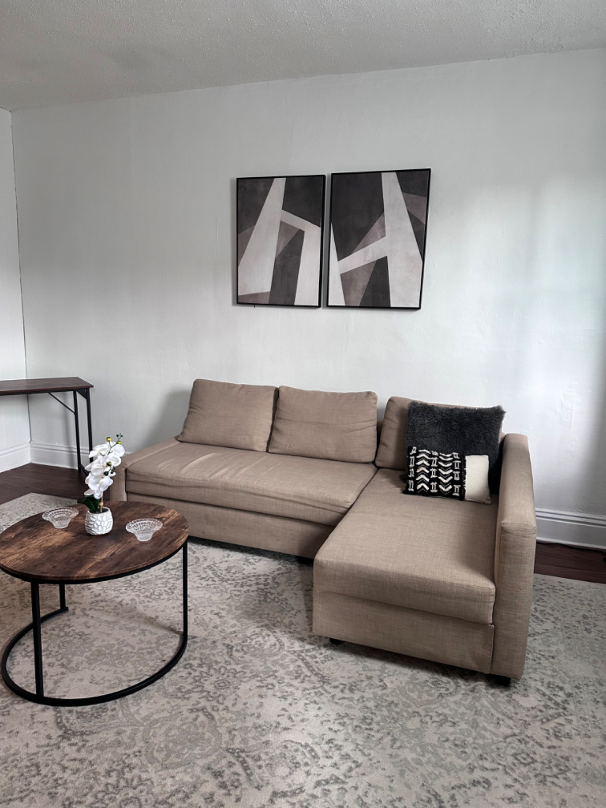 Modern sleek 2bdr & Free parking - Photo 7
