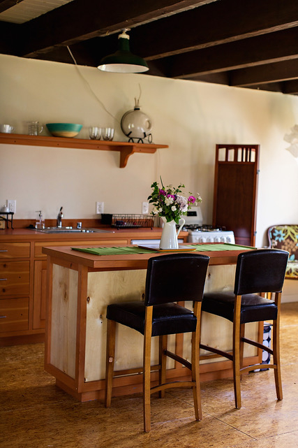 Cozy room with shared bath - Photo 4