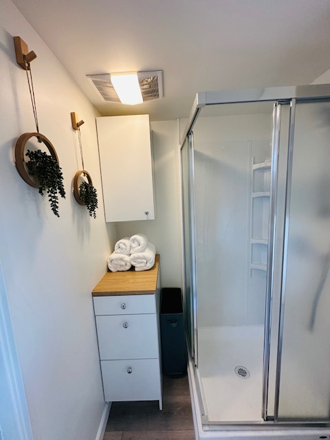 The Stover Tiny House, Near St Charles Hospital - Photo 6
