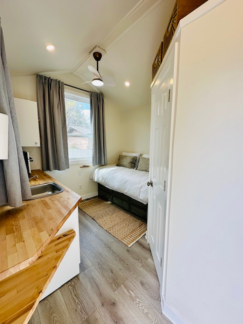 The Stover Tiny House, Near St Charles Hospital - Photo 1