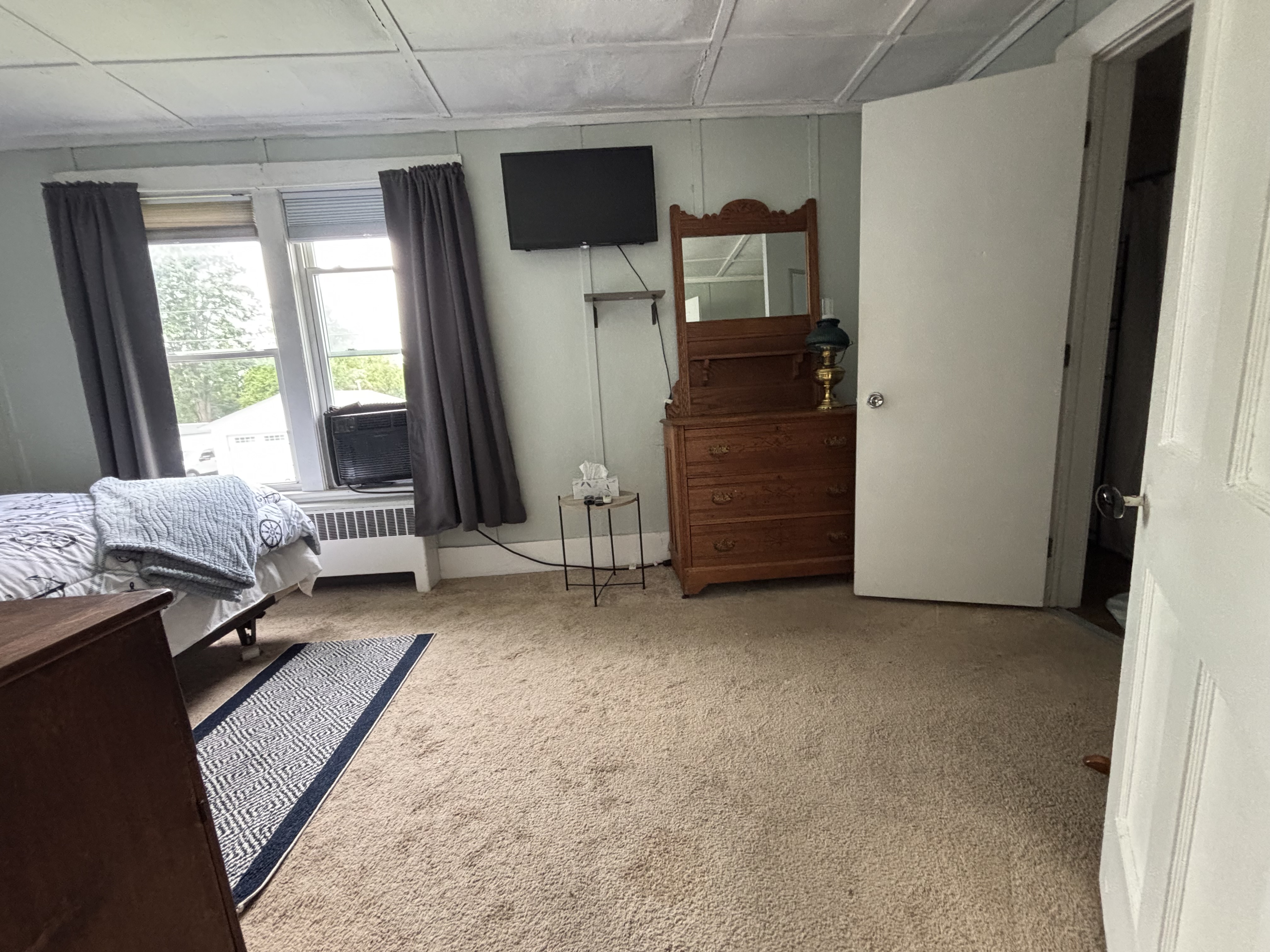 Cozy 2 bedroom apartment, walking distance to Northwest Medical Center. - Photo 11