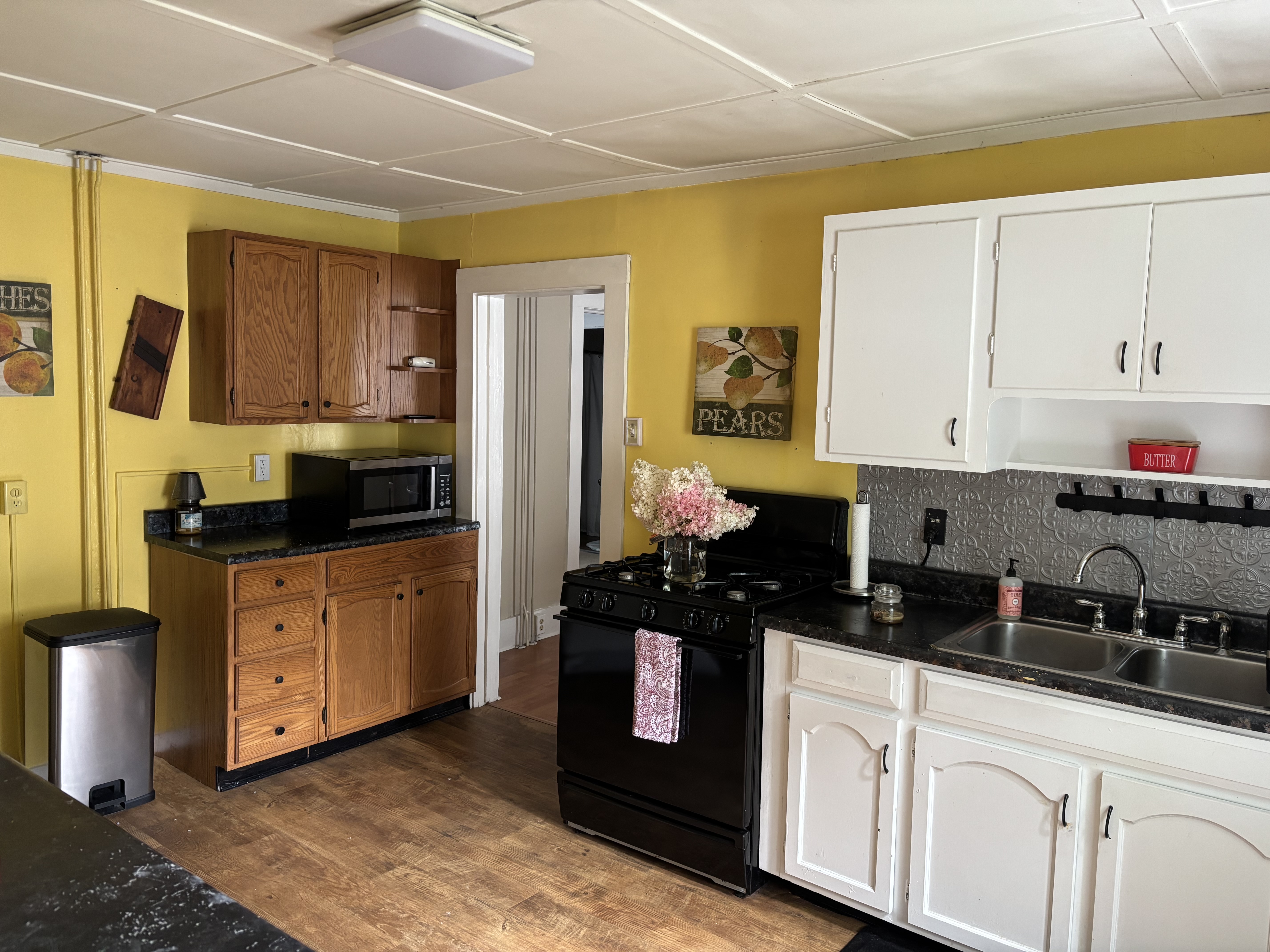 Cozy 2 bedroom apartment, walking distance to Northwest Medical Center. - Photo 6