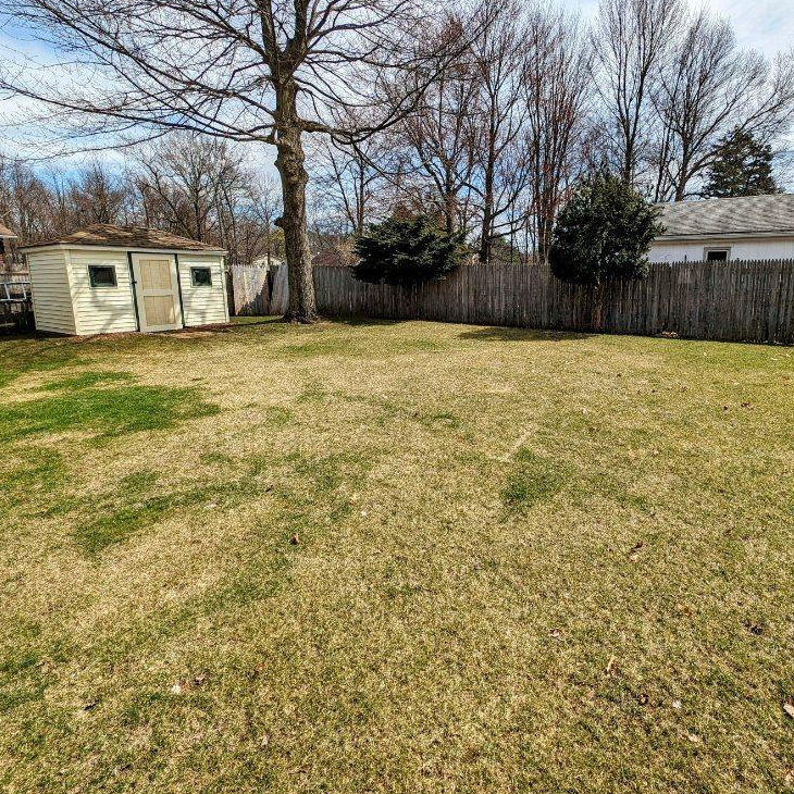 Single family, 2 bedroom home with private backyard. 6 miles from UVM medical center. Close to bike  - Photo 8