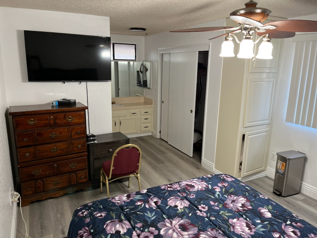 Spacious Room with Private Bathroom