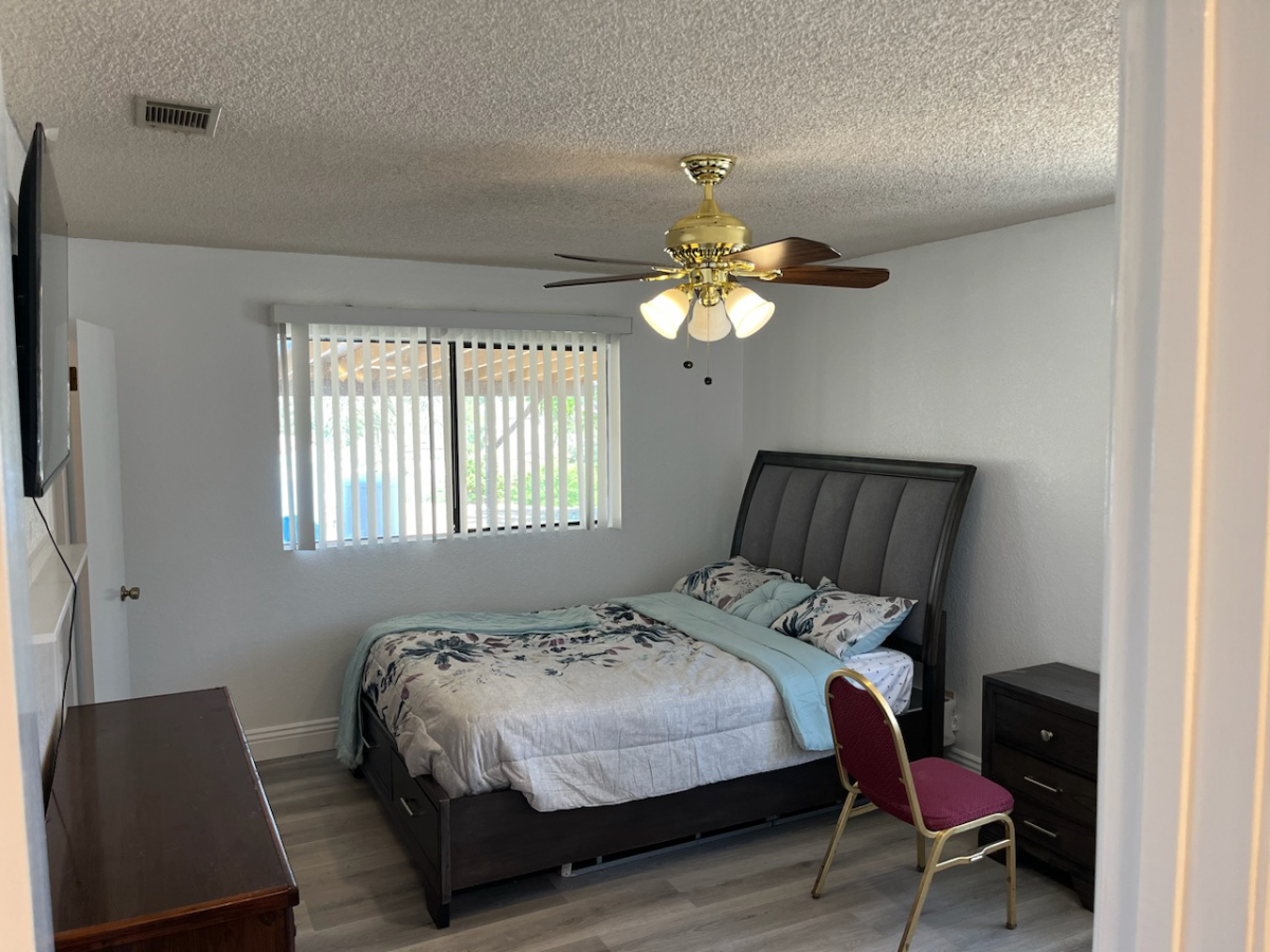 Lovely Room with Shared Bathroom