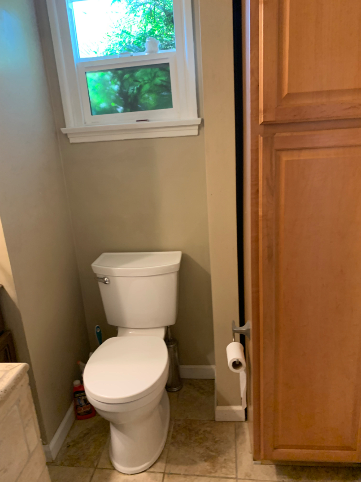 Large room access to side entrance. Private bathroom - Photo 4