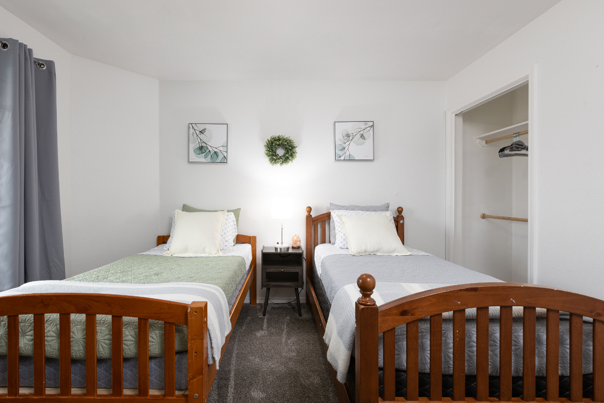 Twin beds bedroom