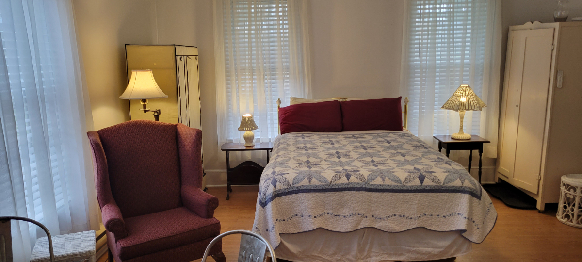 Remodeled fully furnished apartment close to hospital - Photo 1