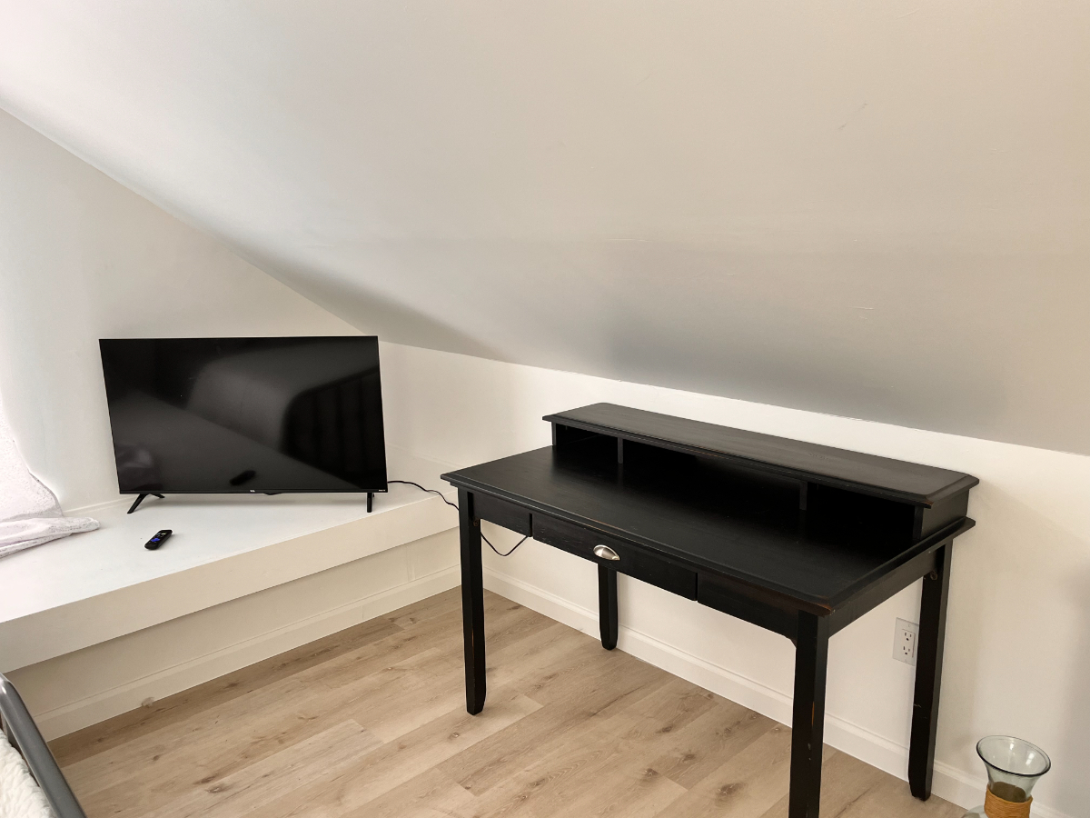 Private Room in a House - Photo 4