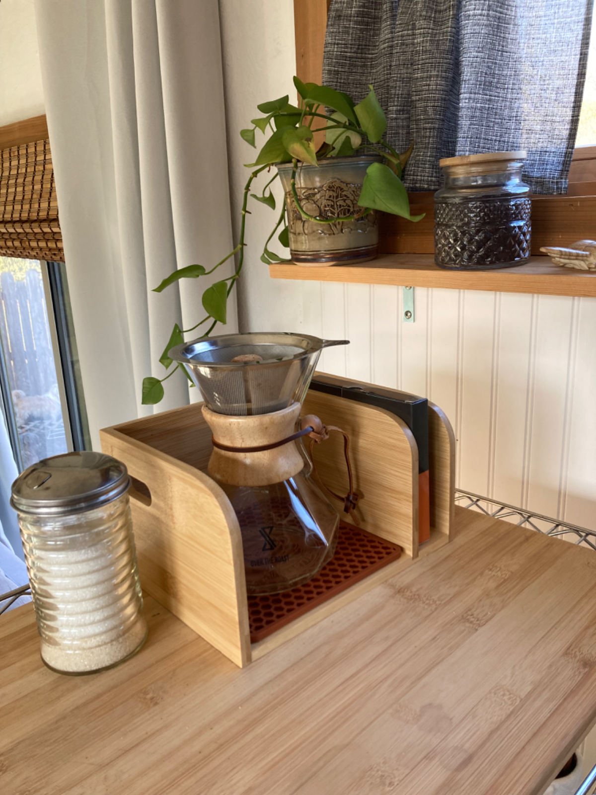 Tiny House in Desirable Suburb - Photo 3