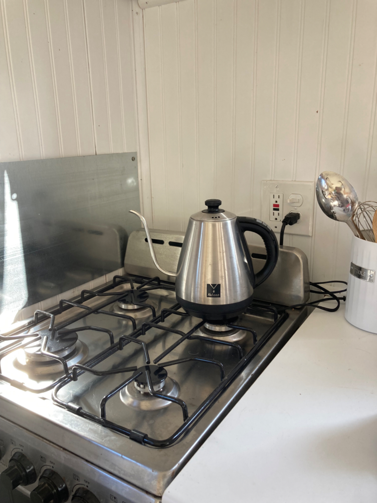 Tiny House in Desirable Suburb - Photo 4