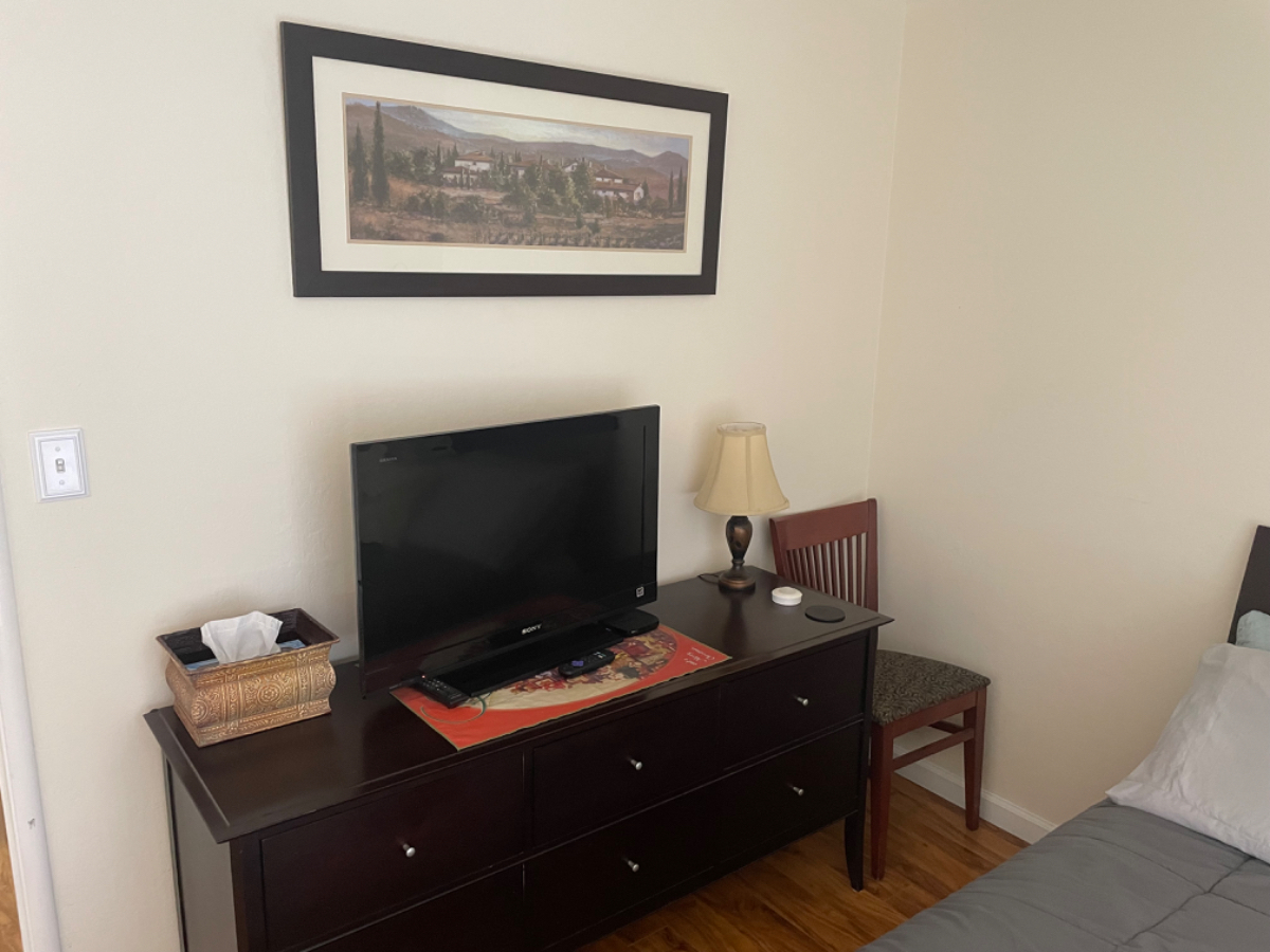 Furnished Master Bedroom with Private Balcony near Santana Row/Valley Fair Shopping Malls. - Photo 2