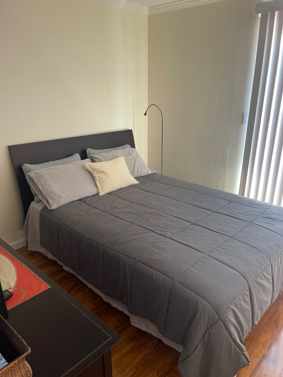 Furnished Master Bedroom with Private Balcony near Santana Row/Valley Fair Shopping Malls. - Photo 4