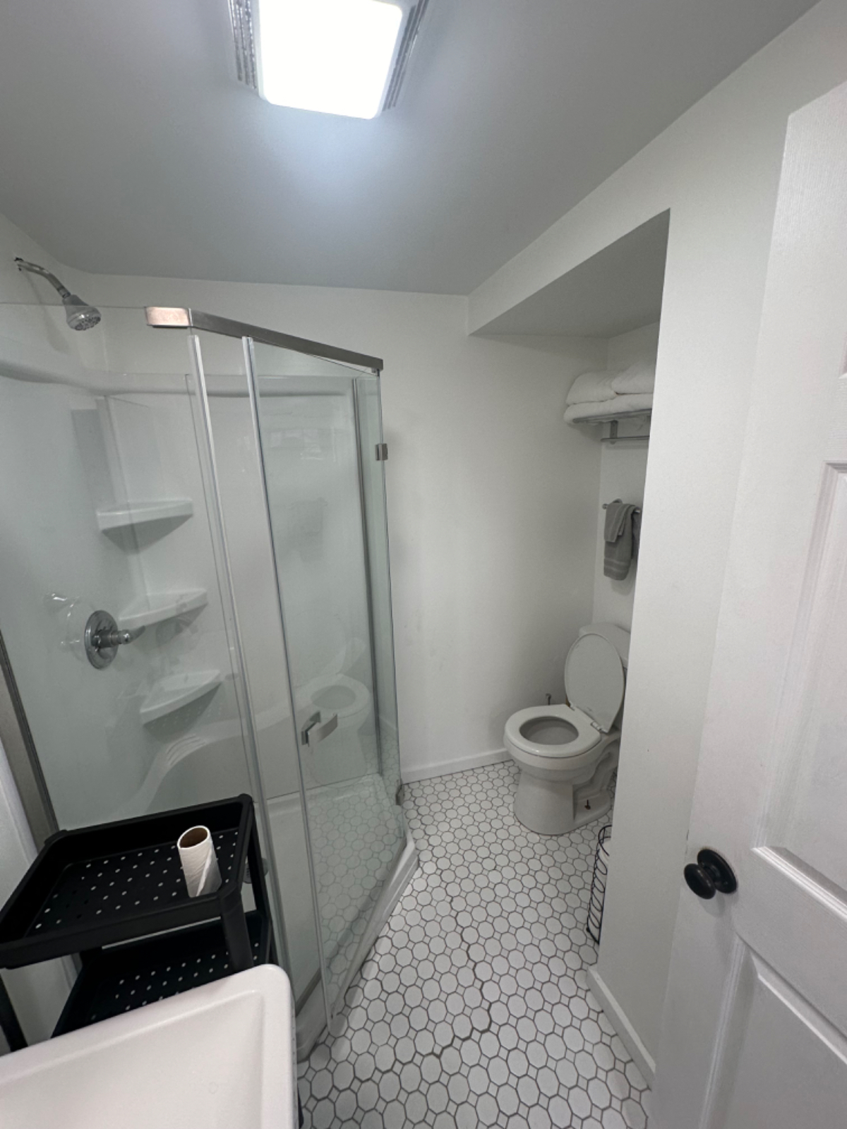 Cozy two bedroom private apartment walking distance to Ruby - Photo 5